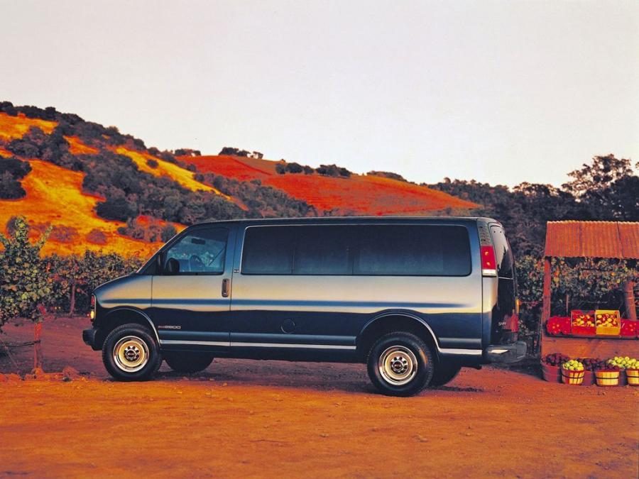  GMC Savana 1996 года  (фото 2 из 9)
